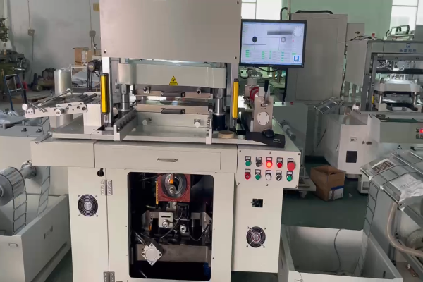 視覺(jué)模切設(shè)備技術(shù)工藝解析