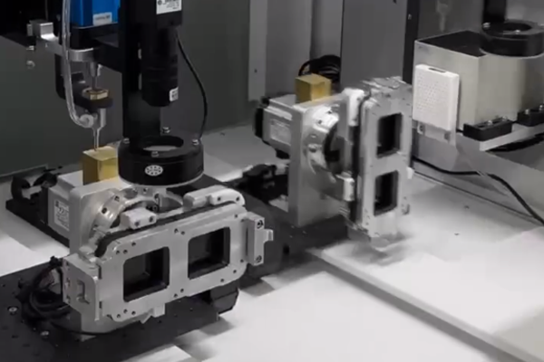 機(jī)器視覺對位螺絲鎖付手機(jī)邊框應(yīng)用