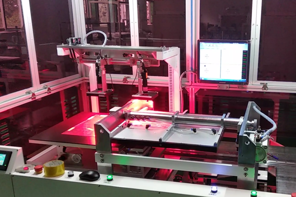 機器視覺轉(zhuǎn)盤式覆膜應用