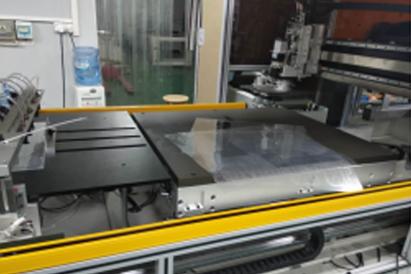 機器視覺高精度對位貼膜機應(yīng)用