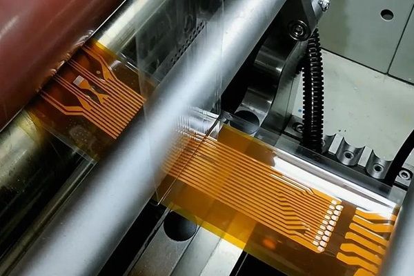 機(jī)器視覺(jué)的FPC線(xiàn)路板裁切應(yīng)用