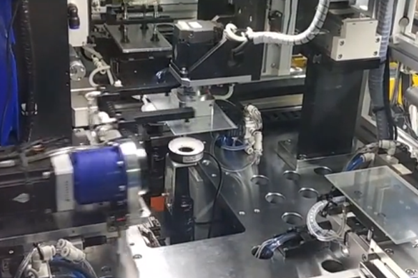 機器視覺的平板電腦屏幕組件覆膜應(yīng)用