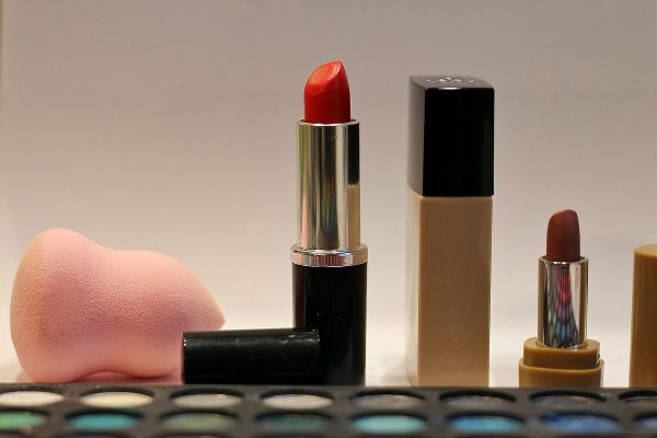 機(jī)器視覺(jué)的口紅生產(chǎn)應(yīng)用