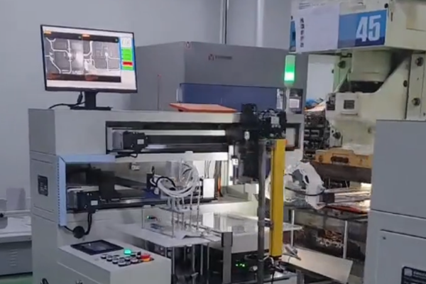 視覺(jué)系統(tǒng)引導(dǎo)沖床沖壓：工業(yè)自動(dòng)化的“智能之眼”